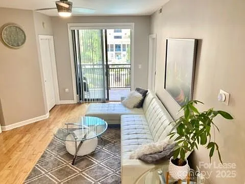 718 Trade St — Photo 2