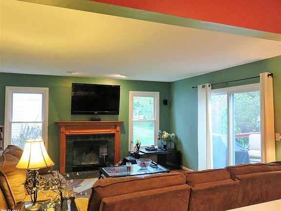 4th image of 815 Hathaway Dr