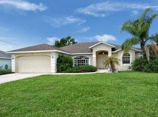 13 Fairway Rd, Rotonda West, FL 33947