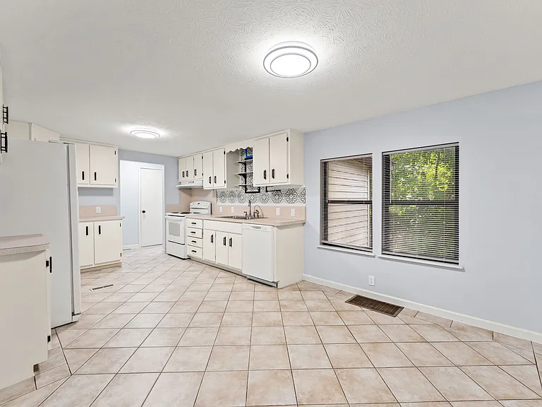 7002 Garden St — Photo 11