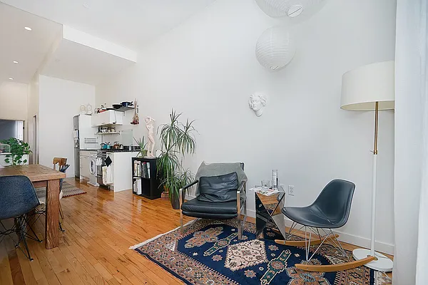 Rented by Compass | media 10