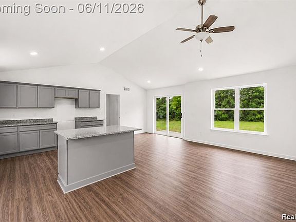 3rd image of 6465 Whisper Ridge Ct