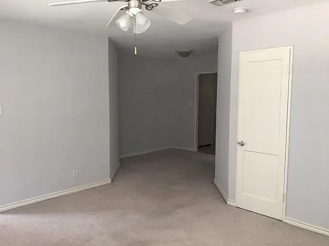 1409 Castle Ct #4 — Photo 3