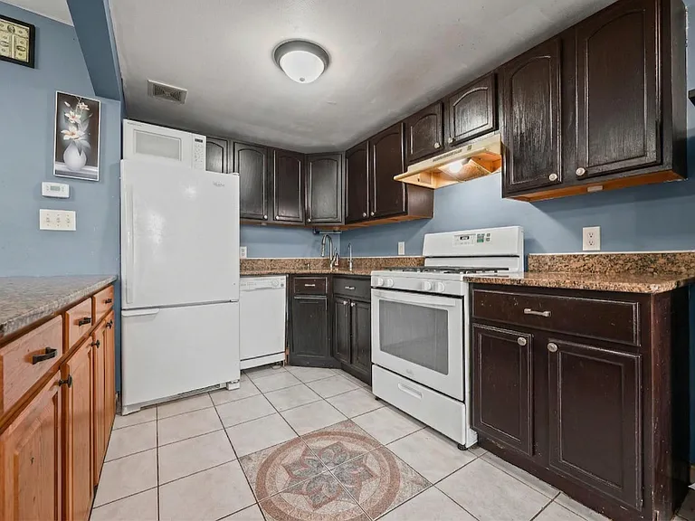 124 Beach 27 St — Photo 2