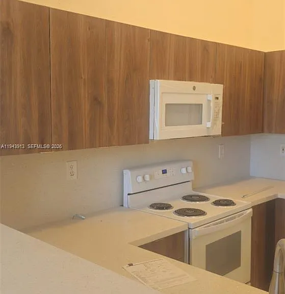 2551 SE 16th Ter #202 — Photo 4