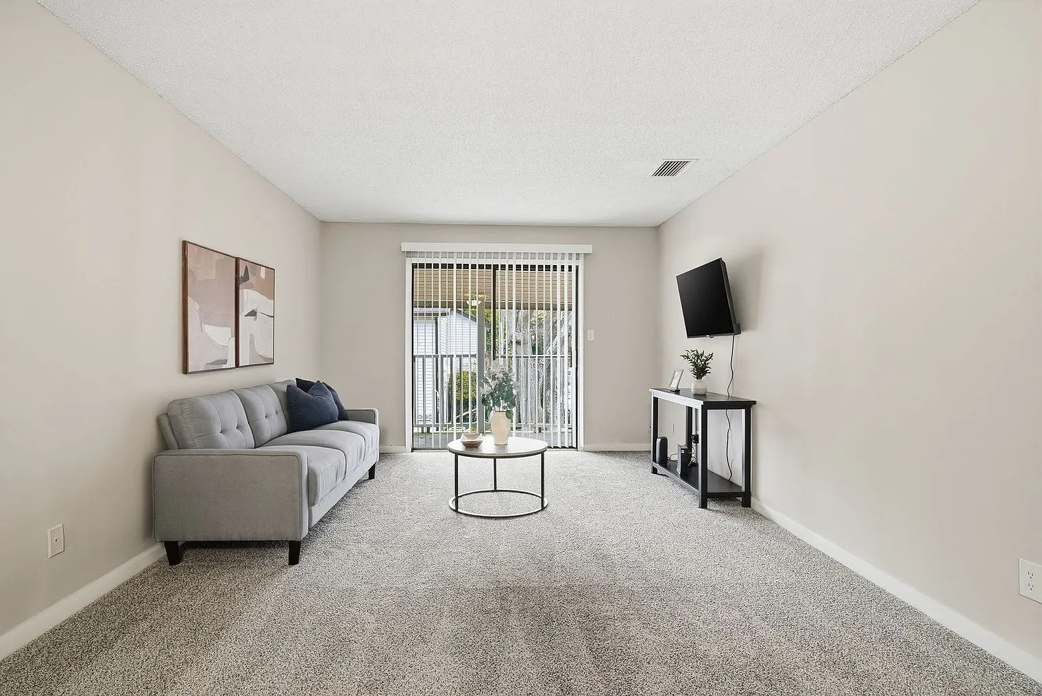 2 bed, 1.5 bath, 11194 sqft, $2,293 — Photo 1