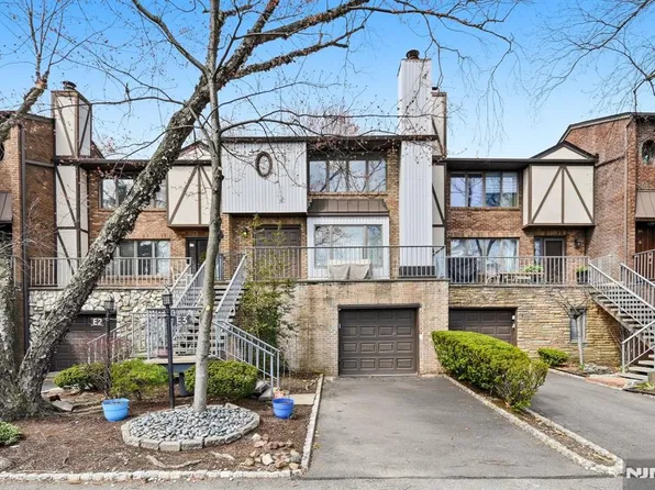 900 Valley Rd, Clifton, NJ 07013