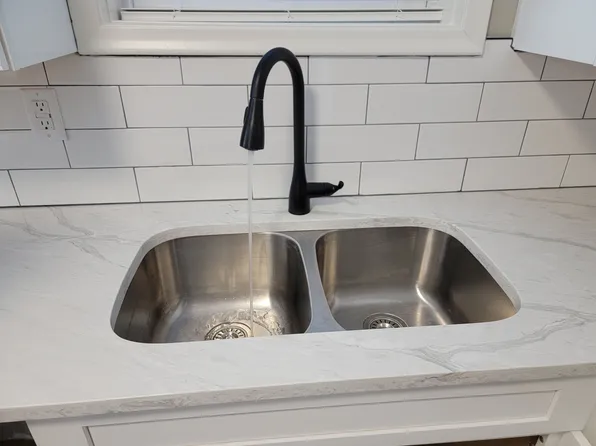734 S 50th St APT 1, Omaha, NE 68106
