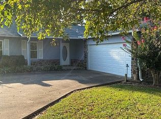 8829 Centennial Rd, Jacksonville, AR 72076