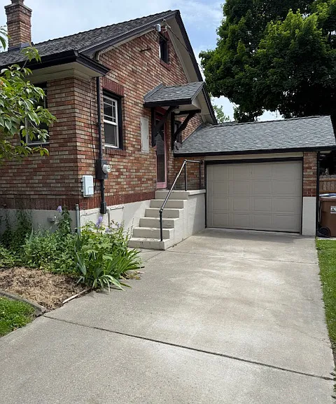 1204 S Maple St — Photo 14