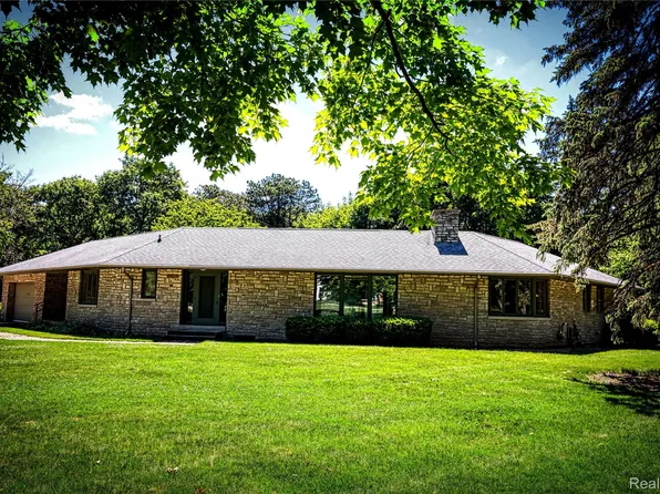4646 Kennebec Dr, Cass City, MI 48726