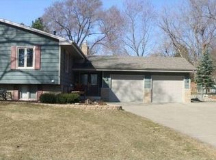 7909 Mississippi Ln N, Brooklyn Park, MN 55444