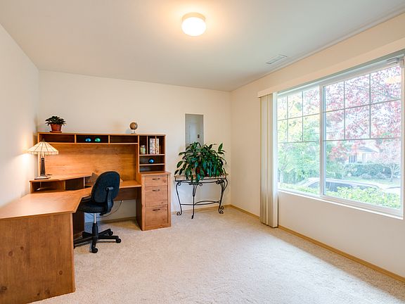 Den/Office, multiple uses
