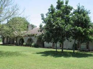 1436 W Reindeer Rd, Lancaster, TX 75146