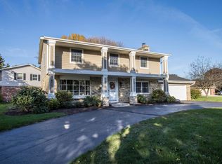 930 W Brentwood Ln, Glendale, WI 53217