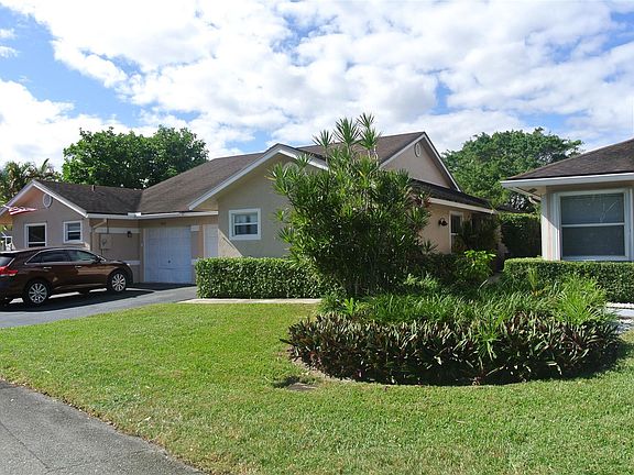 2nd image of 5245 W Lakes Drive #5245