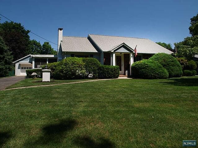 1st image of 298 Cedar Ln