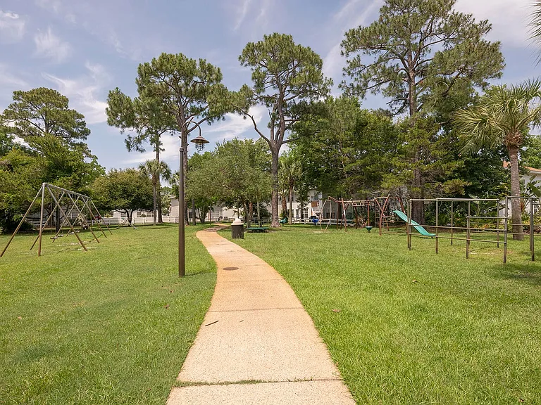 271 Twin Lakes Ln — Photo 28