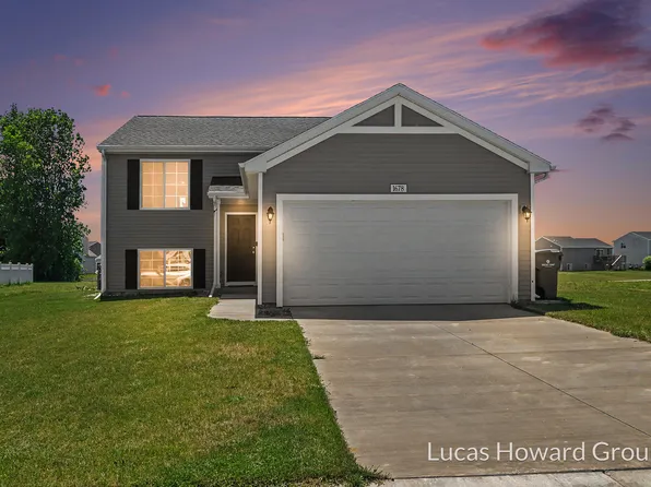 1678 Harper Grove Ln, Vicksburg, MI 49097