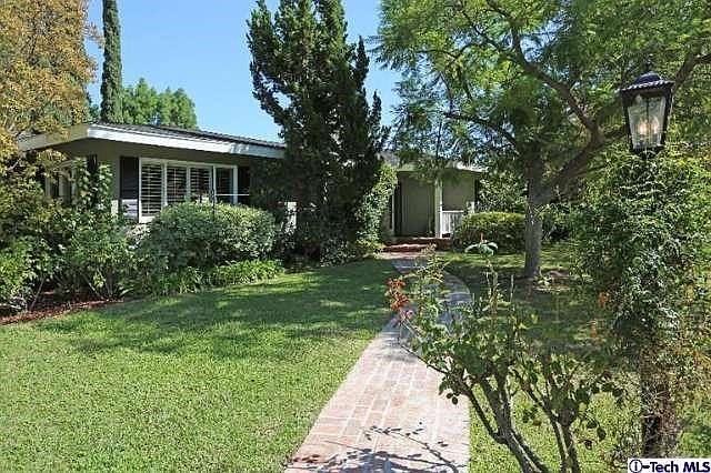 1st image of 432 Arlington Dr