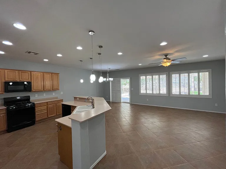 2266 Jada Dr — Photo 17