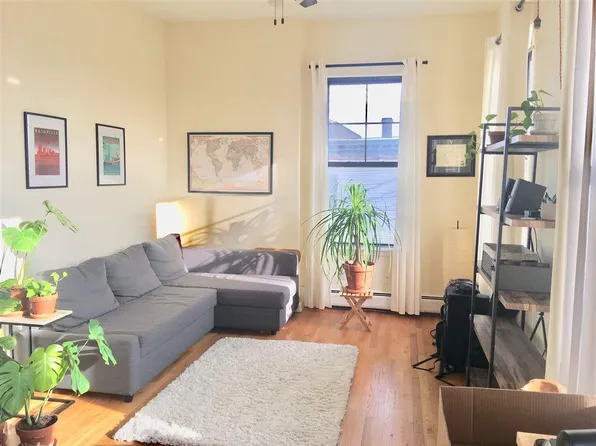 86 South Street image 4 of 13