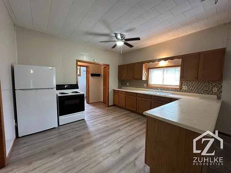 402 N 2nd St #1 — Photo 3