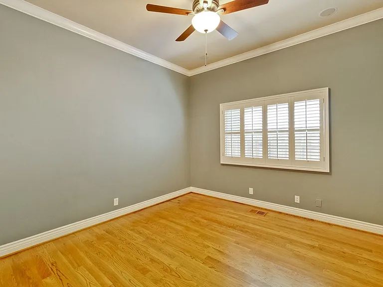 1150 Meredith Ave — Photo 42