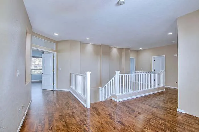562 N Danielson Way — Photo 17