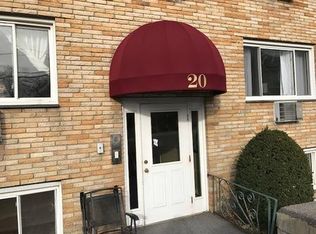 20 Coolidge Hill Rd APT 5, Watertown, MA 02472