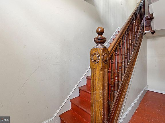 3rd image of 90 Clinton St