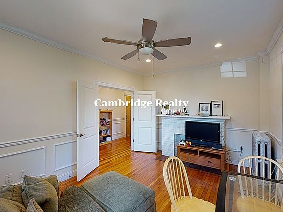 3rd image of 15 Glenville Ave APT 5T