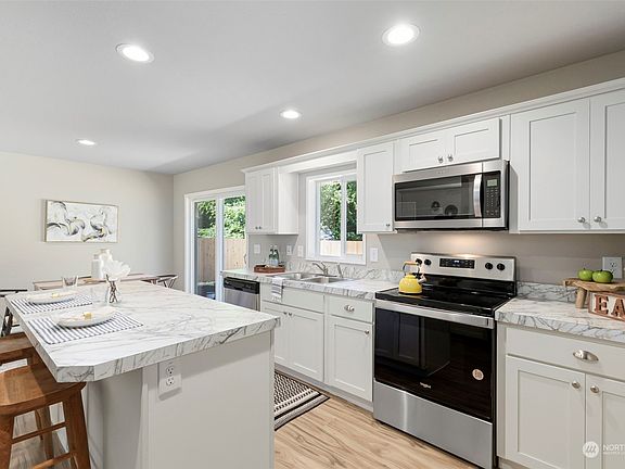 2nd image of 26943 Wagner Circle NE