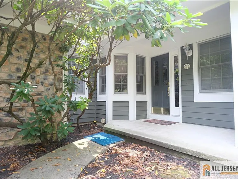 56 Coriander Dr — Photo 2