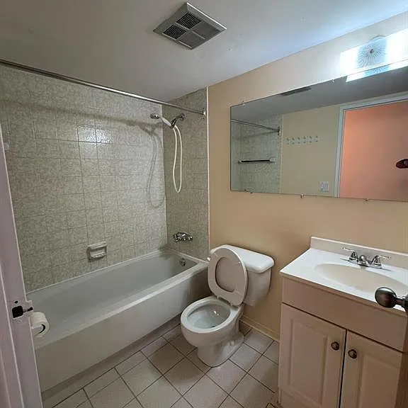 150 Park St W #2706 — Photo 15