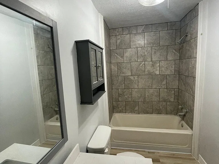 1314 Hoyt Ave — Photo 22