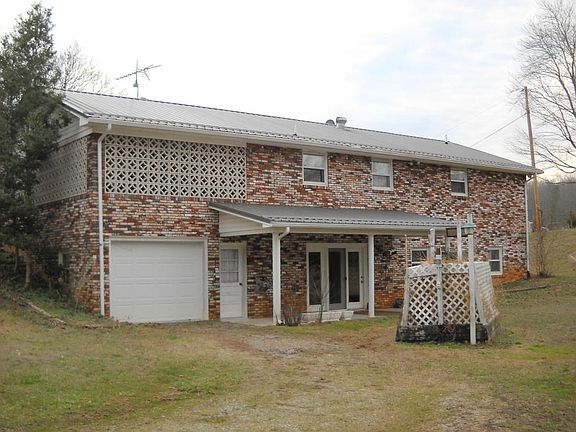 2nd image of 462 Briarcliff Ln
