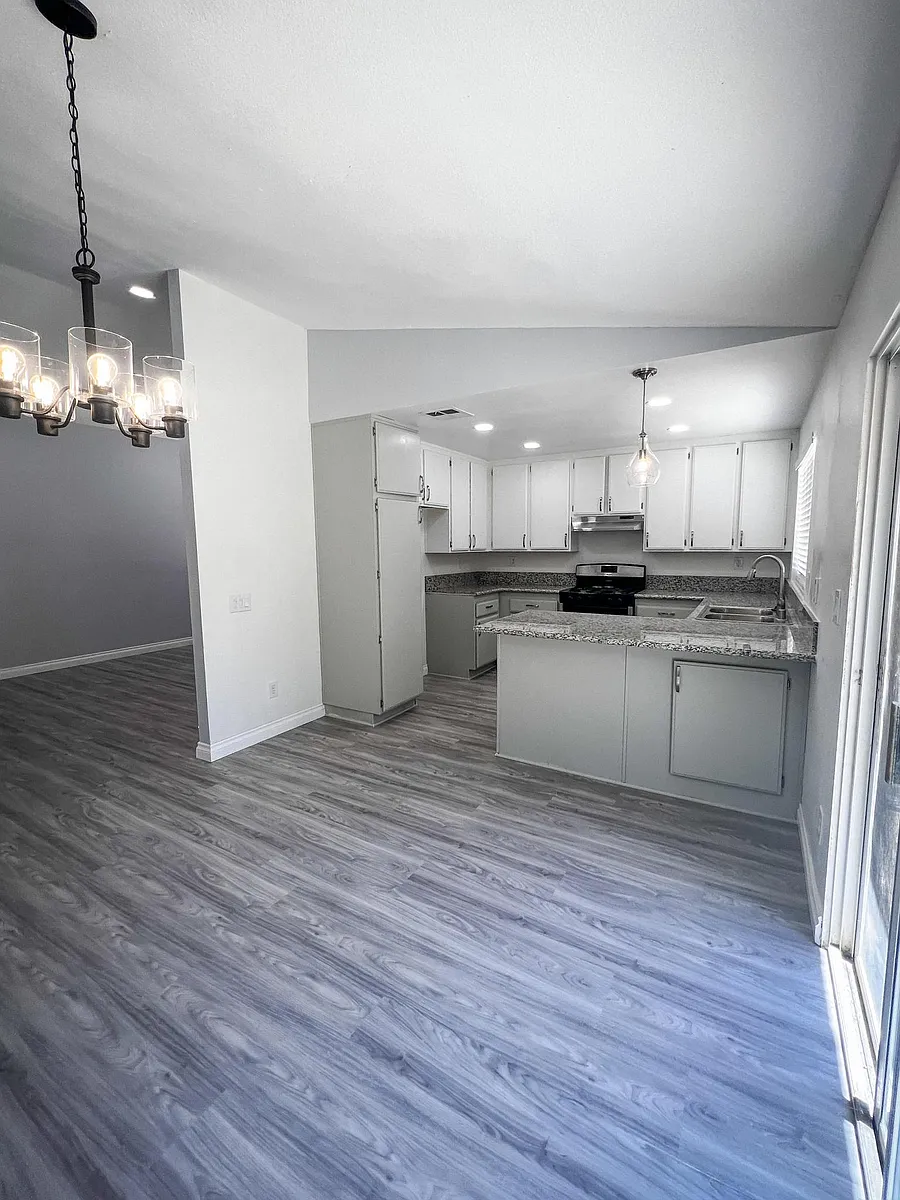 Building Photo - 37445 Sheffield Dr