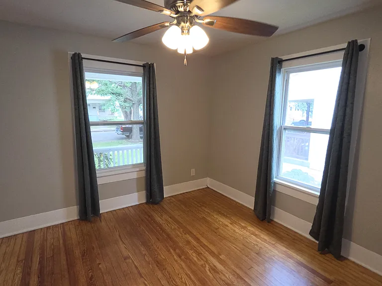 255 N Elizabeth Ave — Photo 8