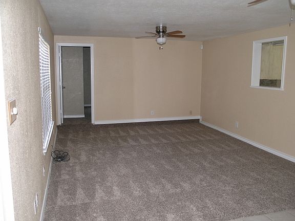 4th image of 904 Hallum St