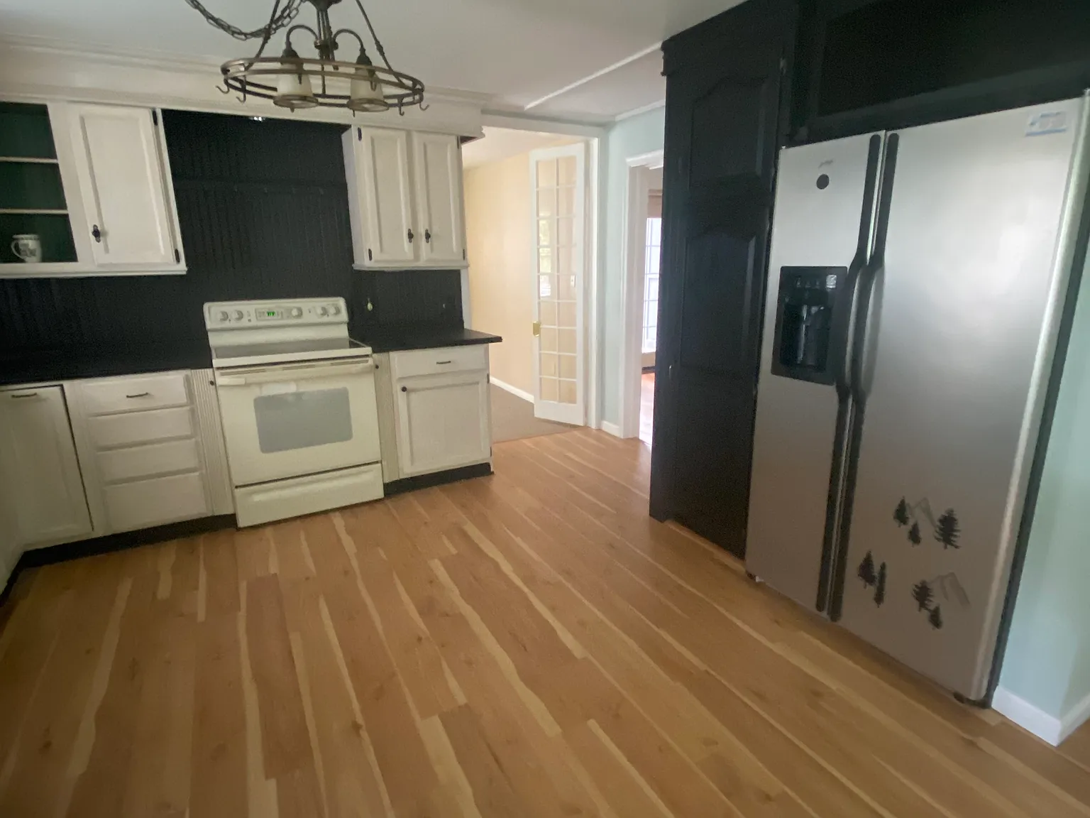 3 bed, 1902 sqft, $2,100 — Photo 3