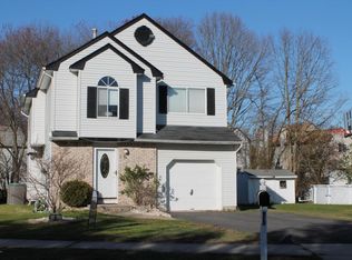 6 Shelly Rd, Old Bridge, NJ 08857
