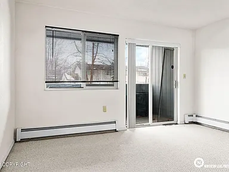 528 State St — Photo 25