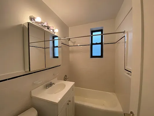 Rented by Cohen Smith Chang LLC | media 15