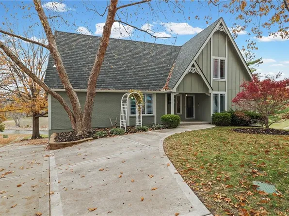 201 NW Redwood Ct, Lees Summit, MO 64064