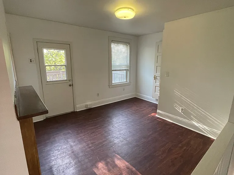 516 Natchez St — Photo 13