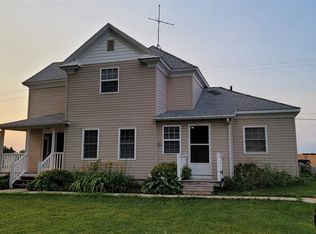 11762 Center Hill Rd, Darlington, WI 53530