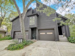 826 Pebble Beach Dr, Madison, WI 53717
