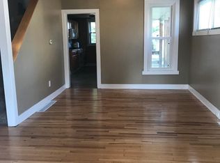 1013 Chatham St NW, Grand Rapids, MI 49504
