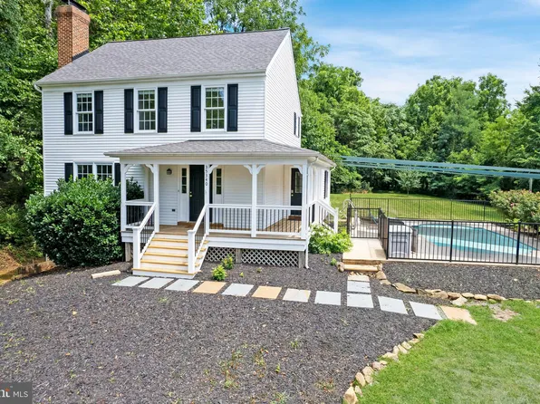 35340 Scotland Heights Rd, Round Hill, VA 20141